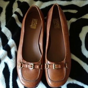 Victoria Spencer tan leather flats (Cori)